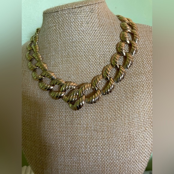 Gold Chunky Chain Necklace - Picture 4 of 6